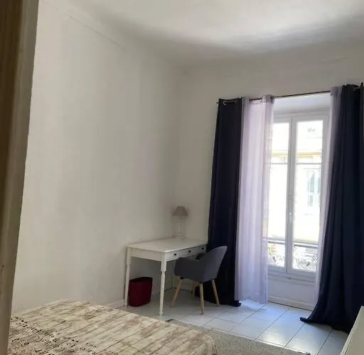 110m2 Plein Centre * Ницца